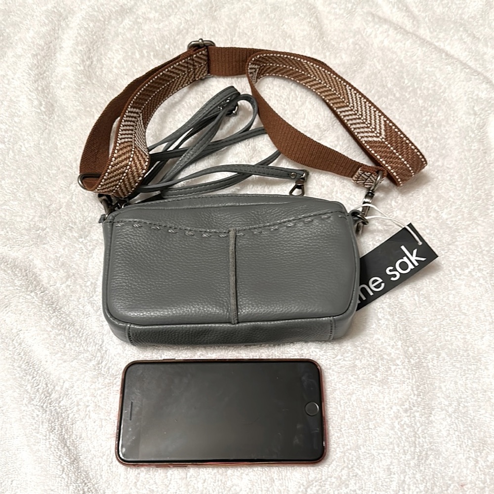 Cora smartphone crossbody